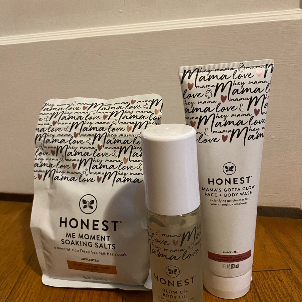 HONEST Mama Love Glow Face And Body Wash +Glow On Body Oil + Bath Salt Gift Set